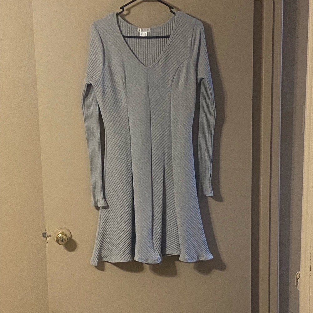 Gray long sleeves dress